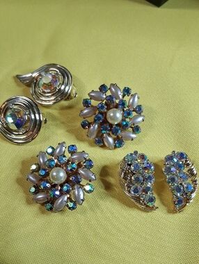 Vintage Aurora Crystal Pearl Floral Cluster Earrings 2 Signed Lisner
